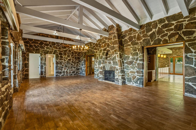 2350 S Araby Drive, Palm Springs, CA 92264