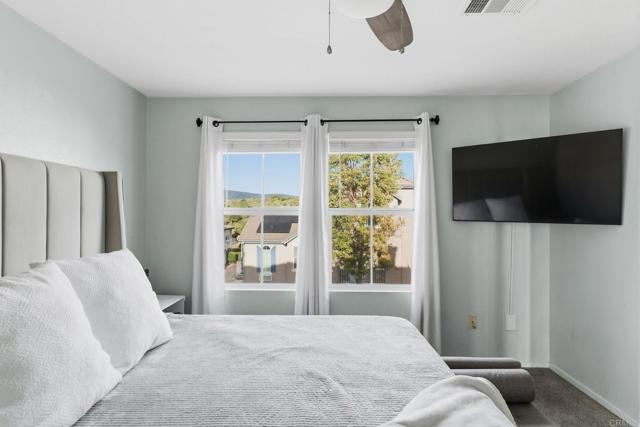 Detail Gallery Image 14 of 31 For 1603 Yellow Pine Pl, Chula Vista,  CA 91915 - 3 Beds | 3/1 Baths