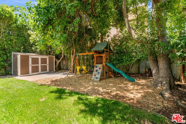 4313 Wilkinson Avenue, Studio City CA: https://media.crmls.org/mediaz/9439399a-9f57-44b9-b42f-fb0d2c5f1674.jpg