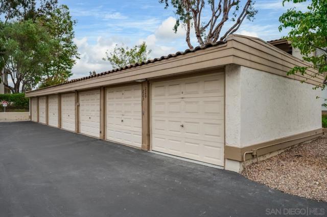 12575 Oaks North Dr., San Diego CA: https://media.crmls.org/mediaz/94399209-e419-40a0-ad5a-1c9a4afd3ed8.jpg