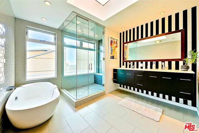 2183 Sunset Plaza Drive, Los Angeles CA: https://media.crmls.org/mediaz/9439deb6-15d8-42b6-a9b2-98aaa6205c0d.jpg
