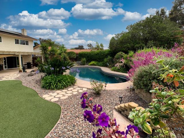 3812 Wild Oats Ln, Bonita CA: https://media.crmls.org/mediaz/943ae738-8afb-4293-a61a-b69916121fe5.jpg