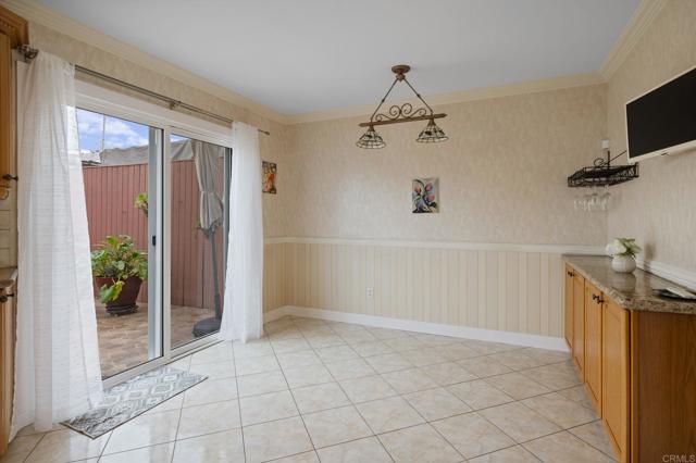 6521 Wystone Avenue, 3 photo 6