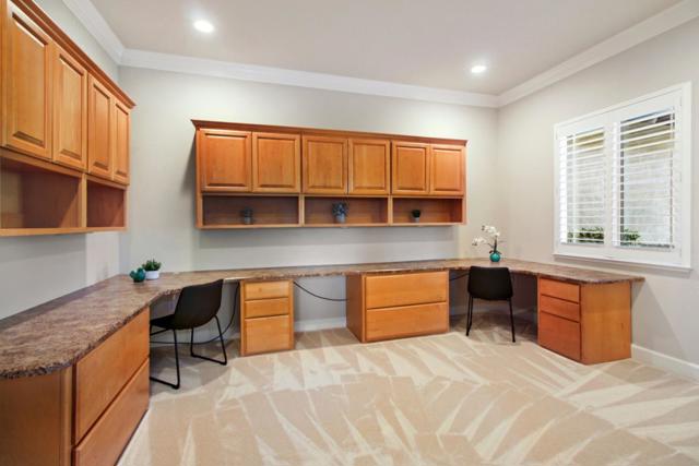 4040 Morning View Way, El Dorado Hills CA: https://media.crmls.org/mediaz/943bc382-5531-4210-bf65-19ab0f440c31.jpg