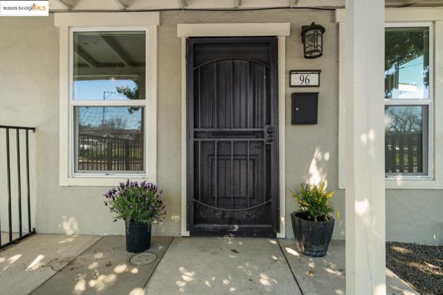 96 Highway Avenue, Bay Point CA: https://media.crmls.org/mediaz/943beb3c-2af3-4b9a-96b5-0385dd41f8f3.jpg