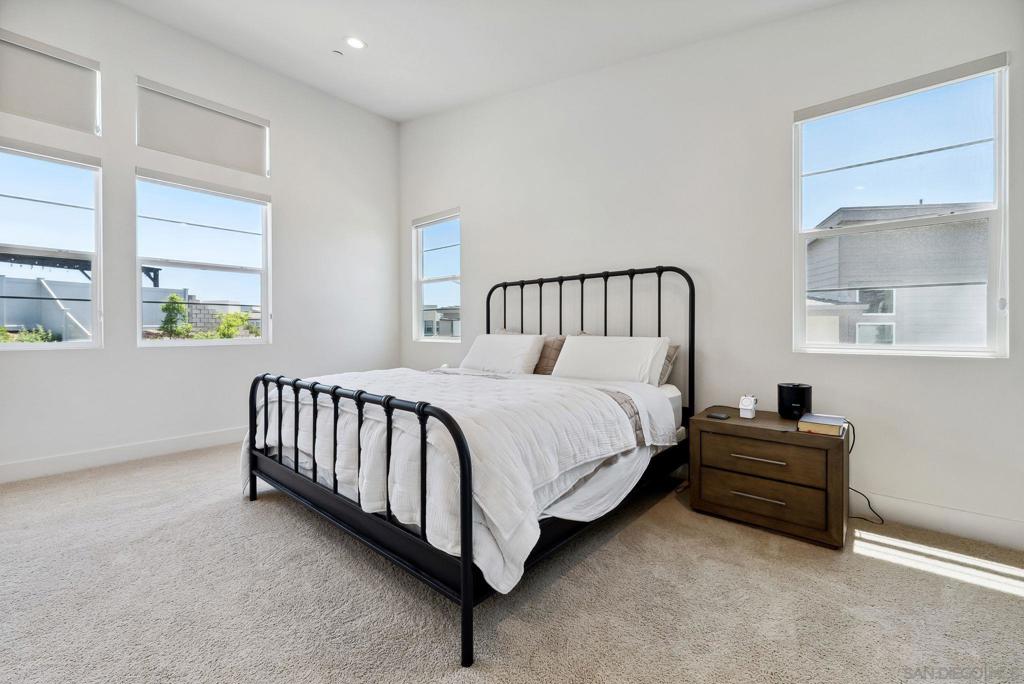 MLS #250035606SD img 38