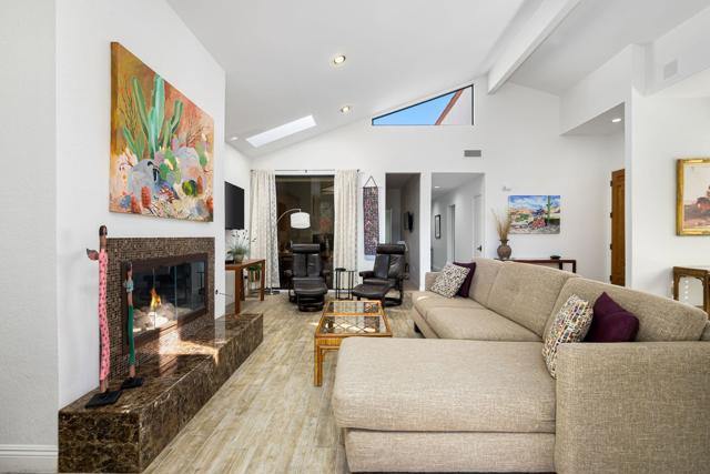 78038 Calle Norte, La Quinta CA: https://media.crmls.org/mediaz/943cd54c-8ec3-4bd6-997c-1e1b6f27bfcb.jpg