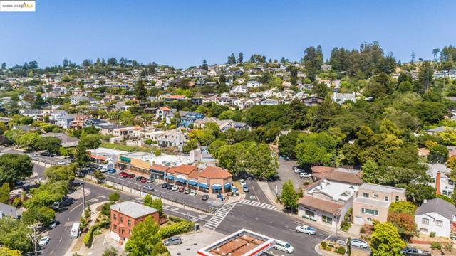 355 Arlington Ave., Berkeley CA: https://media.crmls.org/mediaz/943d6796-cc72-4ed3-87d1-4f885e9400d3.jpg