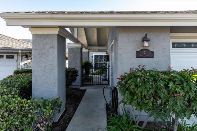 Image 8 of 75 For 1531 Via Entrada Del Lago