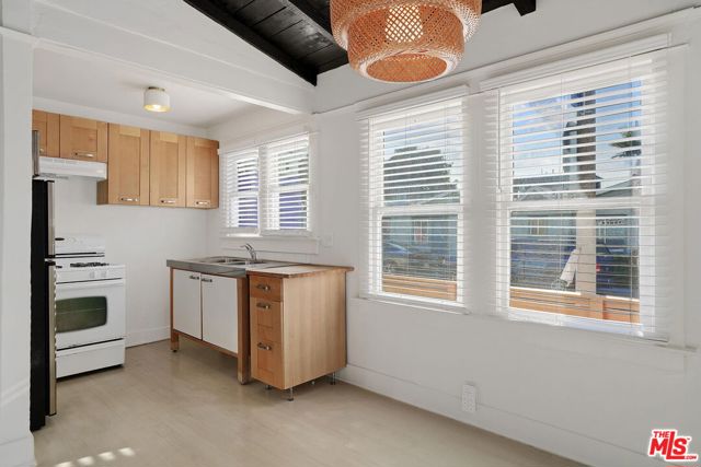 402 North Venice Boulevard, A photo 6