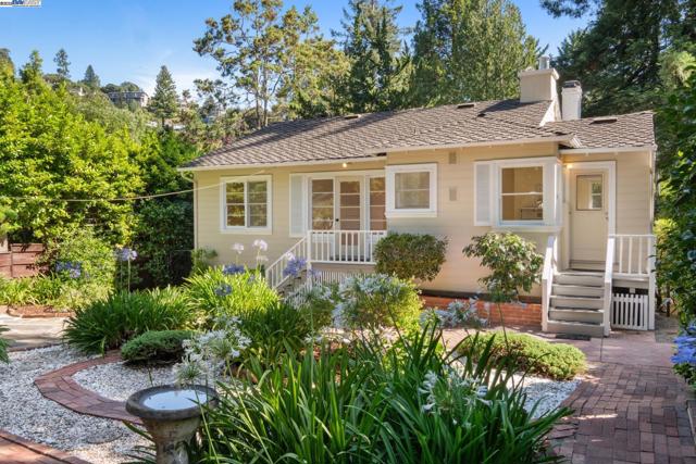 1658 Gouldin Rd, Oakland CA: https://media.crmls.org/mediaz/943e9fd7-bb80-4f92-906f-cf129fa7f4fc.jpg