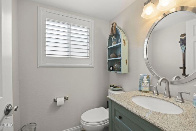 5270 W Wooley Road, Oxnard CA: https://media.crmls.org/mediaz/943f1969-0367-41e3-a6c6-90e5dd2ac769.jpg
