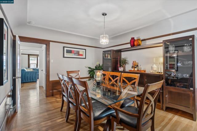 1118 GENEVA AVE, San Francisco CA: https://media.crmls.org/mediaz/943f22dd-d732-4a7e-a3cc-7ae48d285ea3.jpg
