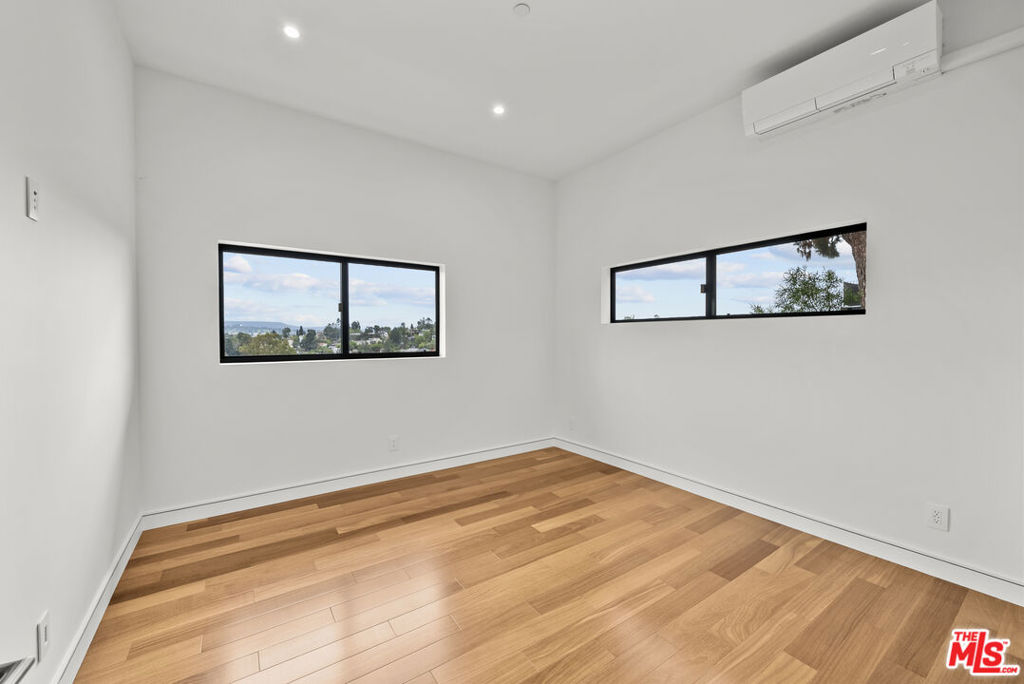 MLS #26856391 image #40