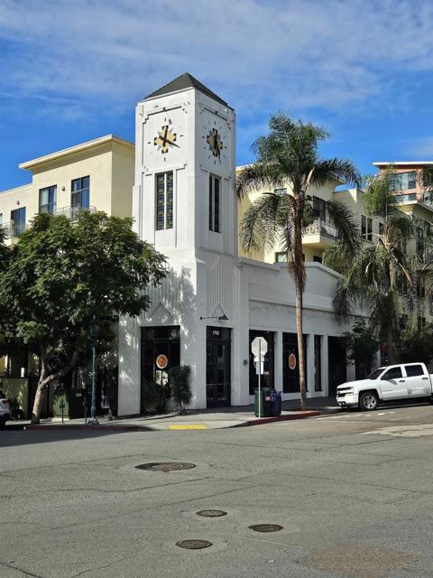 1750 Kettner Blvd, San Diego CA: https://media.crmls.org/mediaz/94401cd9-298d-44f9-9220-2b9d3ad36b75.jpg