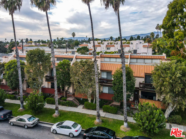 1625 Idaho Avenue, Santa Monica CA: https://media.crmls.org/mediaz/9440605d-2cad-4cd0-89b3-b61ea795e297.jpg