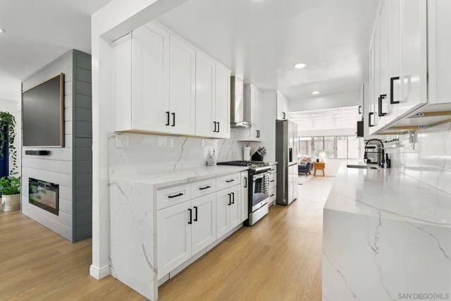 4862 Kesling Ct, San Diego CA: https://media.crmls.org/mediaz/944152c7-097e-45d1-a322-fee40033f820.jpg