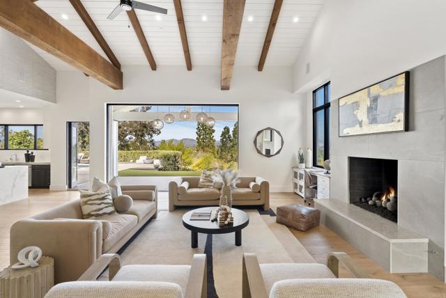 5508 Avenida Maravillas, Rancho Santa Fe CA: https://media.crmls.org/mediaz/9442ddca-96dd-4a90-80be-7b9e9f58be7e.jpg