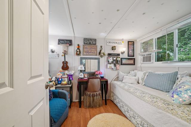 4151 Homewood Court, Riverside CA: https://media.crmls.org/mediaz/94434e01-115e-4307-a2f9-4a419f9c7d59.jpg