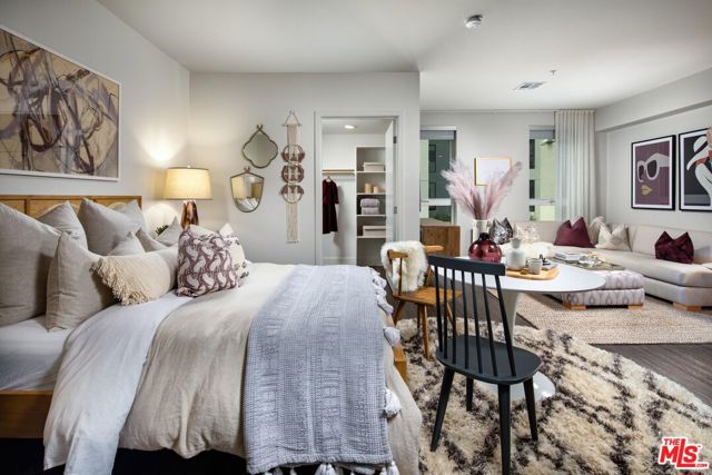 1101 N Main Street, Los Angeles CA: https://media.crmls.org/mediaz/94434ef7-2fcd-49e6-a691-43e5e1ffd20b.jpg