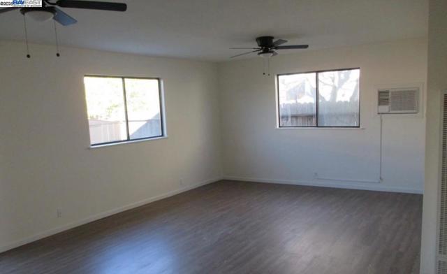 224 E Tennessee St, Fairfield CA: https://media.crmls.org/mediaz/94439246-c731-473c-bdc1-1d337ffed59d.jpg