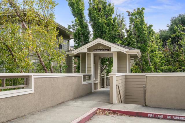 613 Swallowtail Court, Brisbane CA: https://media.crmls.org/mediaz/944392d3-7e85-4469-ab8f-137b69550f6a.jpg