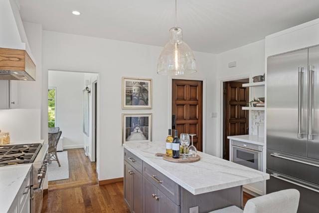320 Jackson Street, San Mateo CA: https://media.crmls.org/mediaz/9443a28e-ace3-46e6-af26-8d68ab526681.jpg