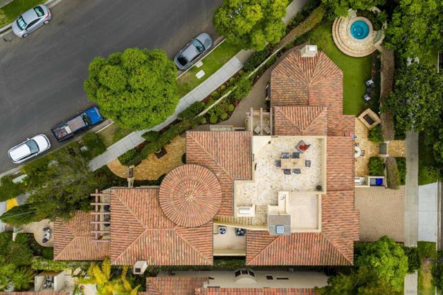 1038 E Ave, Coronado CA: https://media.crmls.org/mediaz/9443aa1e-ee8f-4bd9-8943-86ab9bdae031.jpg