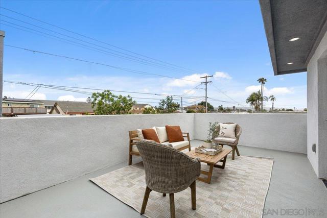 914 10th St, Imperial Beach CA: https://media.crmls.org/mediaz/9443ab05-d492-46d3-9704-226dab55a93a.jpg