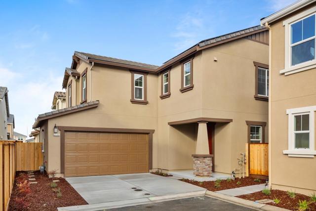 2130 Gladiola Drive, Hollister CA: https://media.crmls.org/mediaz/9443c6d1-4398-4641-bd21-cdeace77d984.jpg