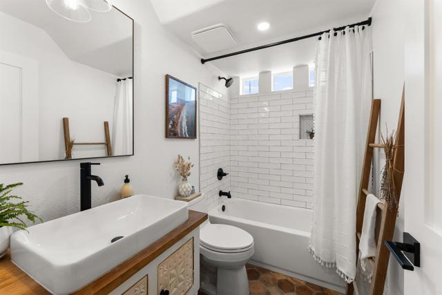 1413 Rivercrest Road, San Marcos CA: https://media.crmls.org/mediaz/94448548-34c3-4267-abb9-f47a279e3d1f.jpg