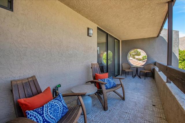 355 N Avenida Caballeros, Palm Springs CA: https://media.crmls.org/mediaz/944607ee-e3f8-42dd-b466-2c738dc762c9.jpg