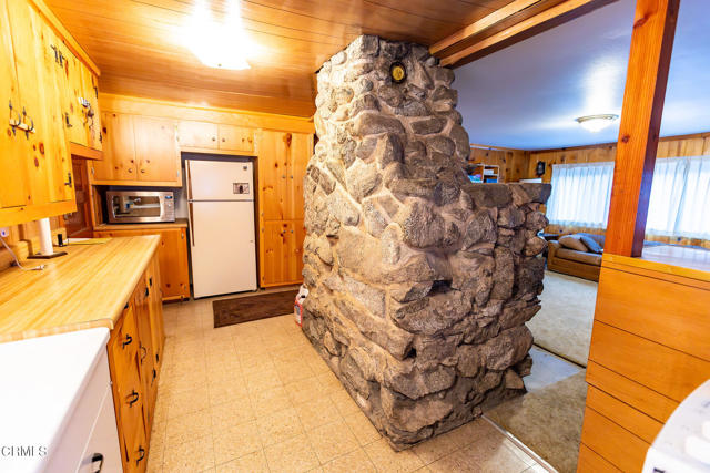 Detail Gallery Image 8 of 33 For 9320 Wood Rd, Forest Falls,  CA 92339 - 3 Beds | 1/1 Baths