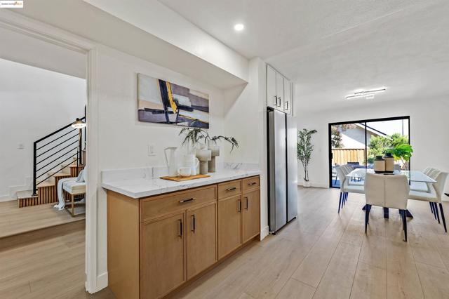 2863 El Capitan Dr, Pleasanton CA: https://media.crmls.org/mediaz/9446648f-5f74-4072-9203-53631583a17c.jpg