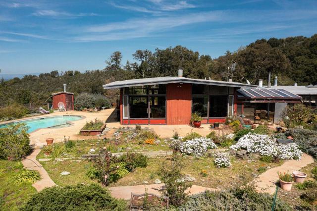 640 Los Trancos Road,  CA: https://media.crmls.org/mediaz/94467b94-599d-44cf-921b-b6049fa6323d.jpg
