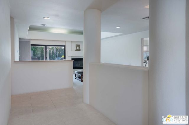 40840 Centennial Circle, Palm Desert CA: https://media.crmls.org/mediaz/944731e8-233c-461b-9f3a-dcd5df7d2756.jpg