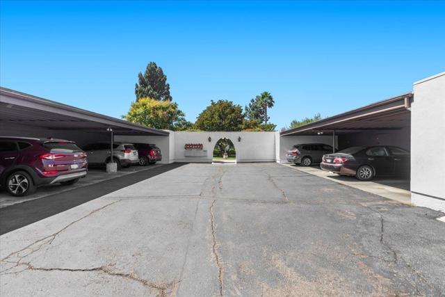 16566 Caminito Vencinos, San Diego CA: https://media.crmls.org/mediaz/9447fec4-2dd9-497a-9542-5c7787e09fd7.jpg