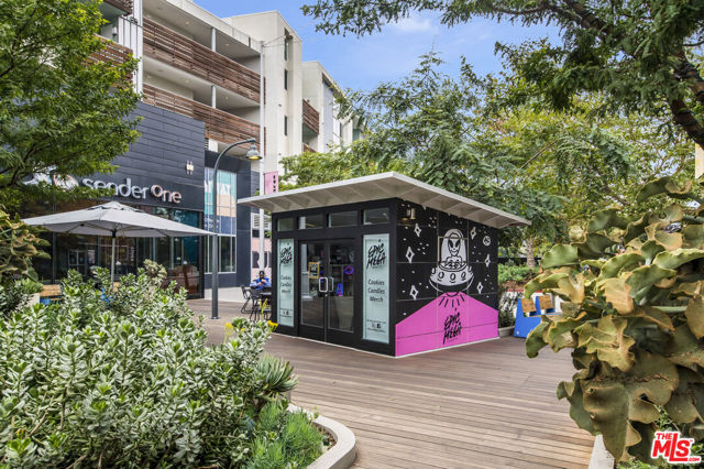 6021 Dawn, Playa Vista CA: https://media.crmls.org/mediaz/944a0f29-1fad-446e-b01a-31c8584d7075.jpg