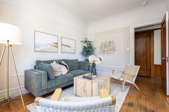 806810 Union Street, San Francisco CA: https://media.crmls.org/mediaz/944a8b03-efd2-429d-9198-c22405ac96e1.jpg