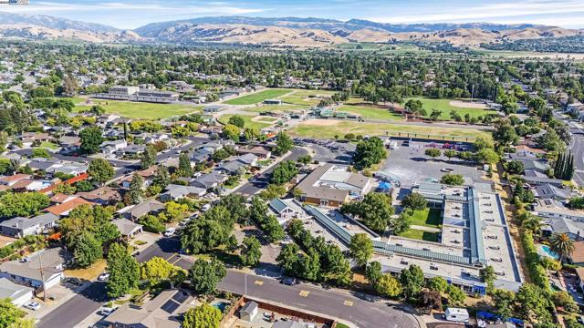 394 Encino, Livermore CA: https://media.crmls.org/mediaz/944af7a9-5e15-4af6-bc9f-0e0bd438984a.jpg