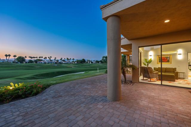 80555 Pebble Beach, La Quinta CA: https://media.crmls.org/mediaz/944b9f24-8b7f-4039-a5d1-d8a63184131b.jpg