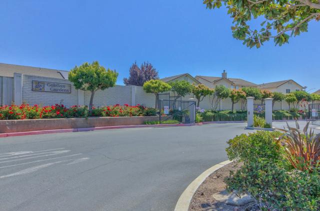 271 Azalea Place, Soledad CA: https://media.crmls.org/mediaz/944c91e9-9832-4370-bfab-f7f400c2253a.jpg