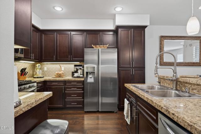 Detail Gallery Image 14 of 37 For 34 Secret Hollow Ln, Newbury Park,  CA 91320 - 3 Beds | 2/1 Baths