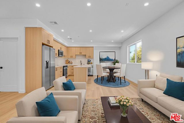 10828 Hesby Street, North Hollywood CA: https://media.crmls.org/mediaz/944e85b7-ea56-4ea7-87be-ed061eeed693.jpg