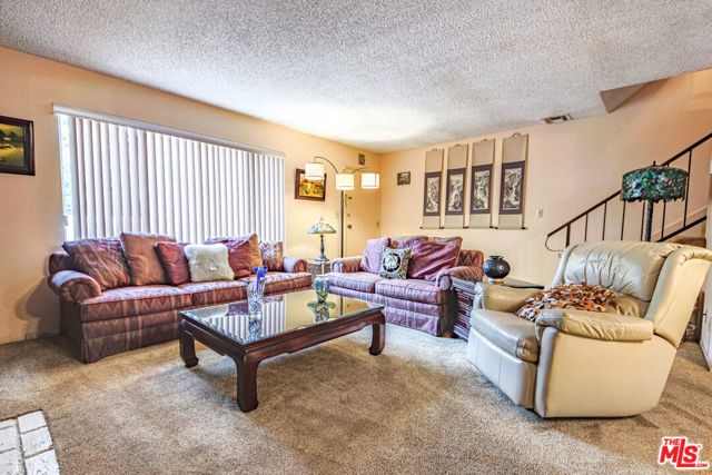 1211 North Orange Grove Avenue, 6 photo 4