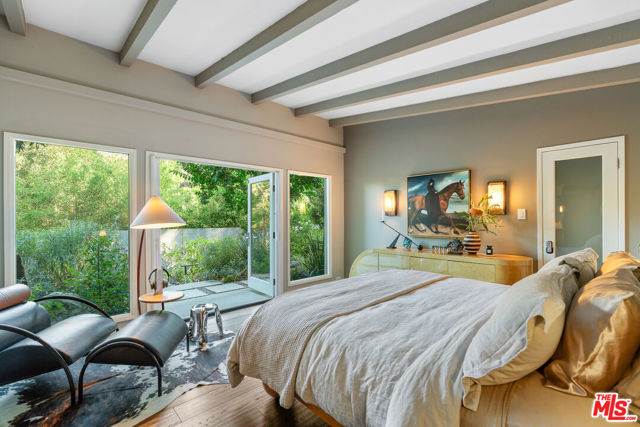 8581 Appian Way, Los Angeles CA: https://media.crmls.org/mediaz/9450fe54-5c45-4d8d-a005-6ba172b85cbc.jpg