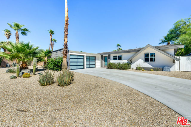 2146 N Blando Road, Palm Springs CA: https://media.crmls.org/mediaz/94514a26-e6d7-497c-b37a-9db2dbd13ff1.jpg