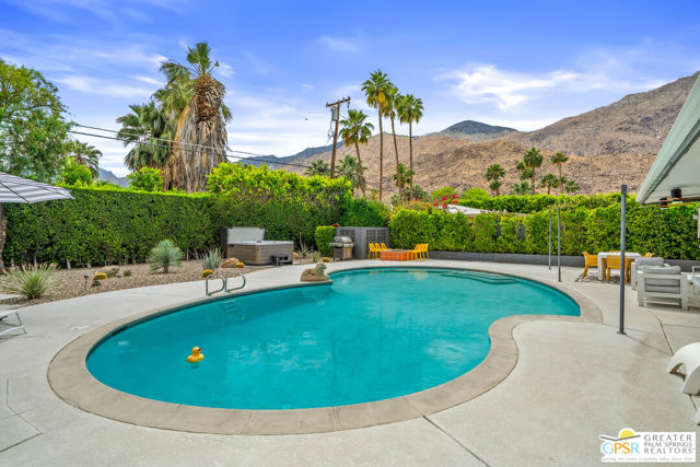 281 E Ocotillo Avenue, Palm Springs CA: https://media.crmls.org/mediaz/9452107a-d285-4611-9e3f-61f75df675cc.jpg