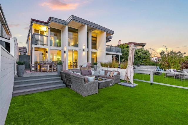 9 Rockview Drive, Santa Cruz CA: https://media.crmls.org/mediaz/9452cfab-5003-4c40-aa4d-247601e61e94.jpg