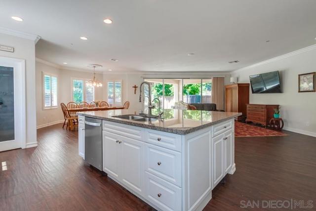 908 Hydra Ct, San Marcos CA: https://media.crmls.org/mediaz/9453ec87-99d8-4d46-86a2-c16a95394a7f.jpg